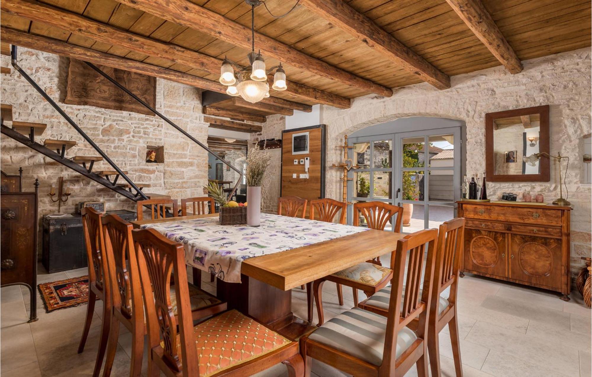 Amazing Home In Foli With Kitchen Екстер'єр фото