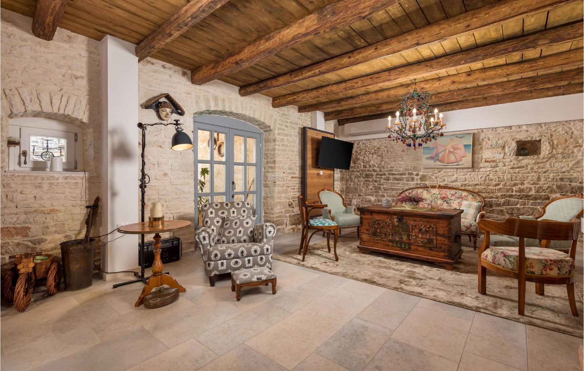 Amazing Home In Foli With Kitchen Екстер'єр фото